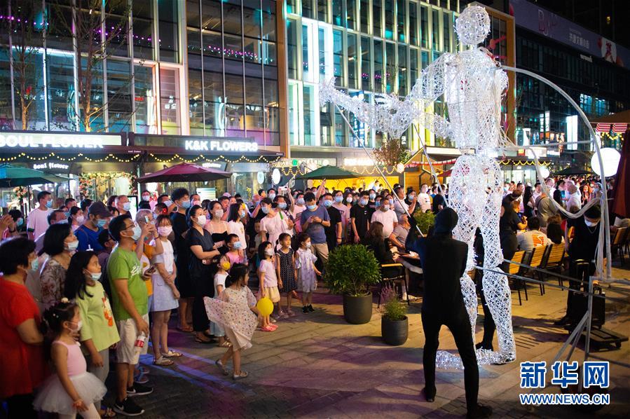 (新華全媒頭條·圖文互動)(9)北京“六穩(wěn)”“六保”工作一線實錄