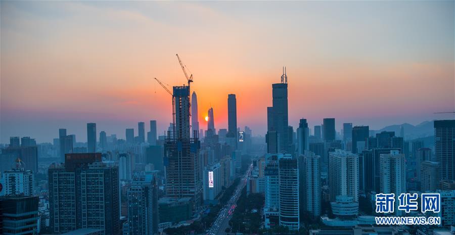 （在習(xí)近平新時代中國特色社會主義思想指引下&mdash;&mdash;新時代新作為新篇章&middot;習(xí)近平總書記關(guān)切事&middot;圖文互動）（11）我家大門常打開&mdash;&mdash;經(jīng)濟特區(qū)全方位對外開放故事