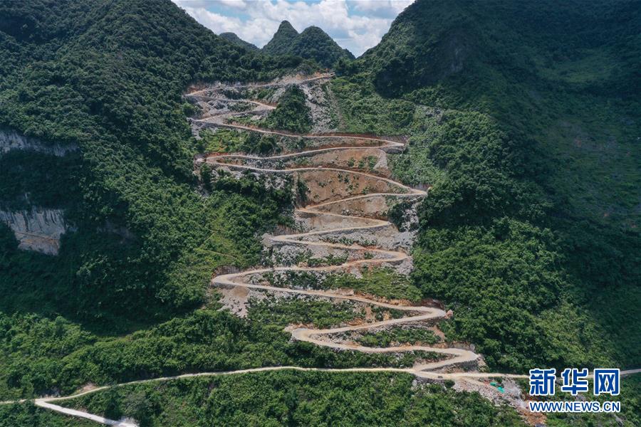 （新華全媒頭條&middot;圖文互動）（10）&ldquo;石山王國&rdquo;筑路記