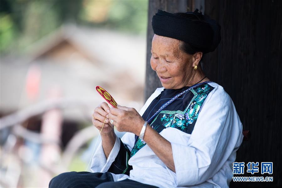 （習近平的小康故事&middot;新華網&middot;圖文互動）（4）&ldquo;讓所有老年人都能有一個幸福美滿的晚年&rdquo;&mdash;&mdash;習近平和尊老養老的故事