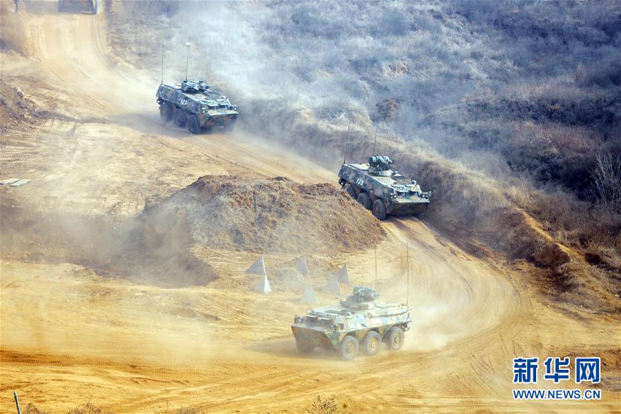 （在習近平強軍思想指引下&middot;我們在戰(zhàn)位報告&middot;圖文互動）（1）永不生銹的&ldquo;鐵軍&rdquo;&mdash;&mdash;第82集團軍&ldquo;鐵軍旅&rdquo;轉(zhuǎn)型備戰(zhàn)記事