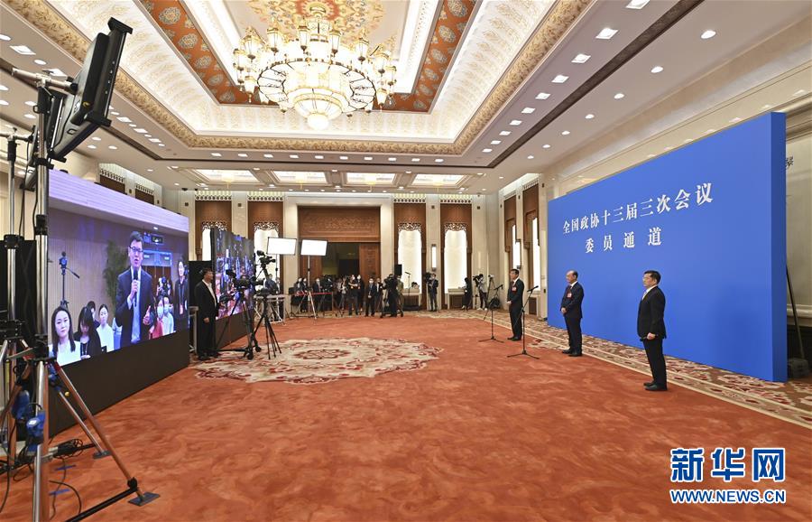 （兩會&middot;政協(xié)開幕）（7）接受采訪