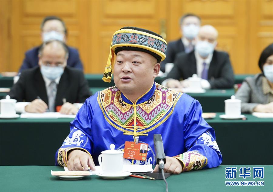 （新華全媒頭條&middot;圖文互動）（8）從人民中汲取磅礴力量&mdash;&mdash;習(xí)近平總書記同出席2020年全國兩會人大代表、政協(xié)委員共商國是紀實