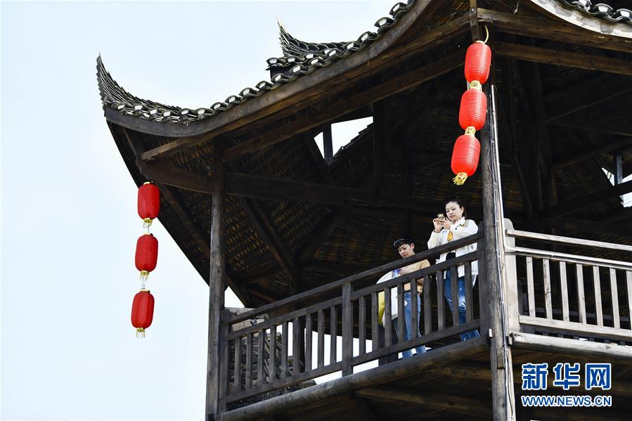 （新華全媒頭條&middot;圖文互動）（20）從人民中汲取磅礴力量&mdash;&mdash;習(xí)近平總書記同出席2020年全國兩會人大代表、政協(xié)委員共商國是紀實