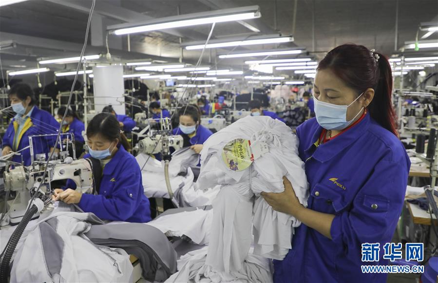 （新華全媒頭條&middot;兩會精神看落實&middot;圖文互動）（1）培育新機 開辟新局&mdash;&mdash;落實全國兩會精神激發(fā)經(jīng)濟發(fā)展新動能述評