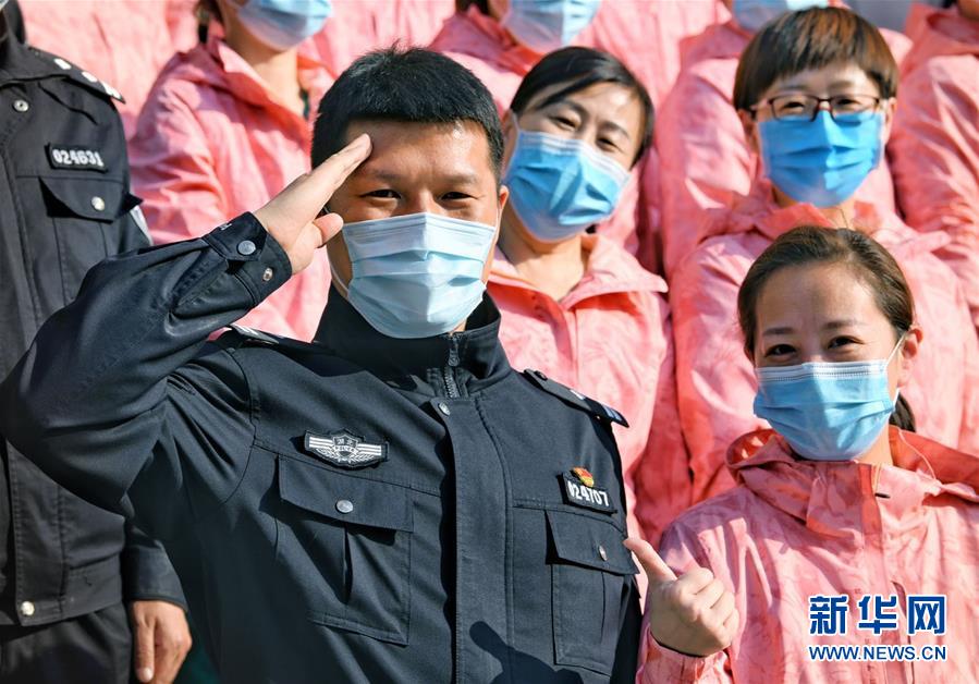 （習近平致敬的戰&ldquo;疫&rdquo;英雄&middot;公安干警篇&middot;圖文互動）（1）他們，抗疫一線鑄警魂