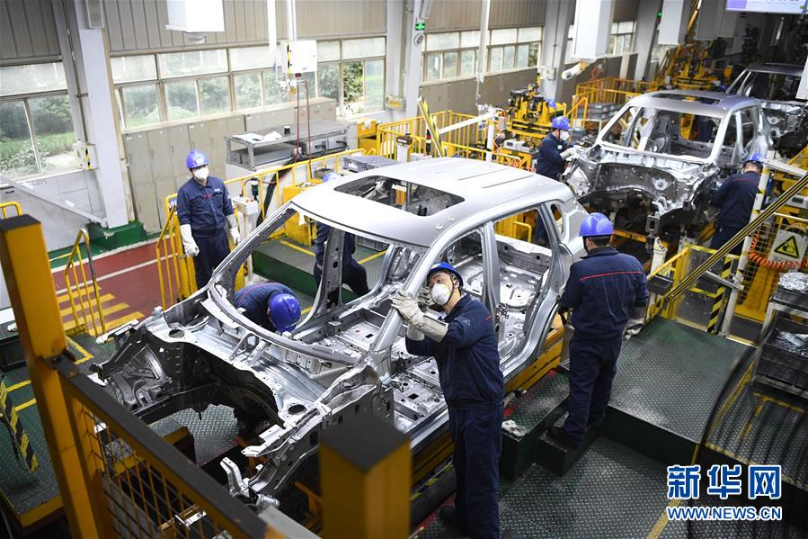 （在習近平新時代中國特色社會主義思想指引下&mdash;&mdash;新時代新作為新篇章&middot;習近平總書記關切事&middot;圖文互動）（2）化&ldquo;危&rdquo;為&ldquo;機&rdquo;　念好&ldquo;新&rdquo;字訣&mdash;&mdash;各地產業發展&ldquo;新&rdquo;動向掃描