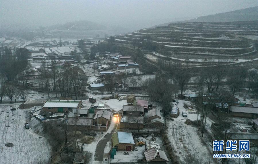 （新華全媒頭條&middot;圖文互動）（3）春天里的5個&ldquo;戰(zhàn)貧&rdquo;瞬間&mdash;&mdash;習(xí)近平總書記關(guān)于脫貧攻堅決策部署指引攻克最后的深貧堡壘