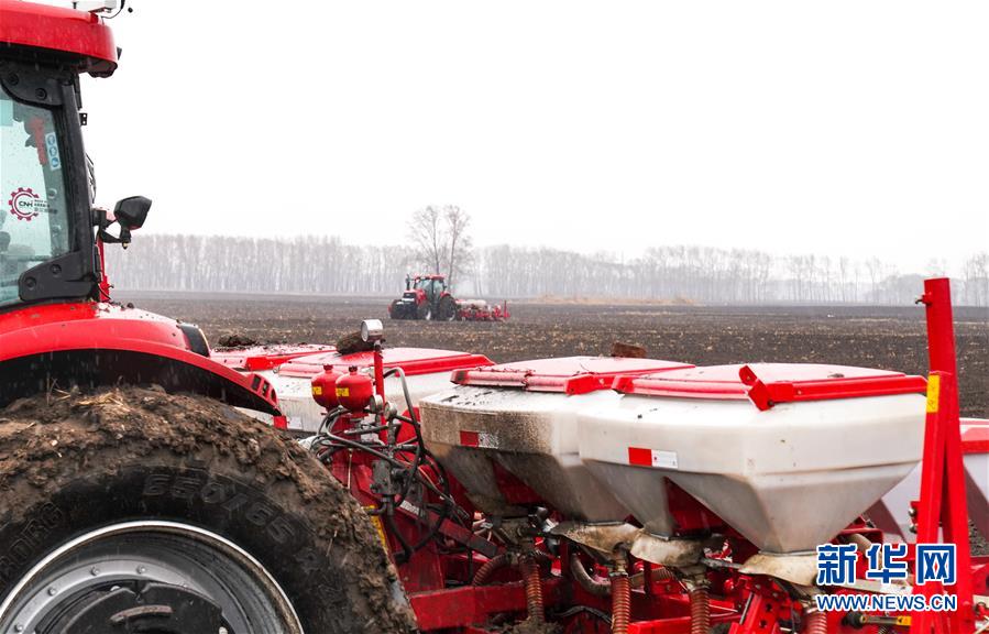 （在習近平新時代中國特色社會主義思想指引下&mdash;&mdash;新時代新作為新篇章&middot;習近平總書記關切事&middot;圖文互動）（11）春耕忙 信心足&mdash;&mdash;谷雨時節(jié)走馬東北直擊糧事