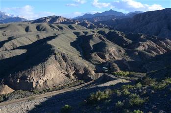 天山深處，&ldquo;山地鐵軍&rdquo;奪路探寶
