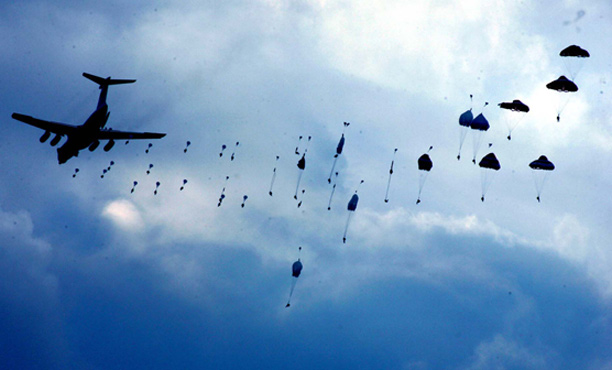 第一支空降兵部隊:藍天勁旅