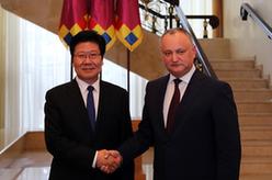 摩爾多瓦總統(tǒng)多東、總理菲利普會(huì)見(jiàn)張春賢