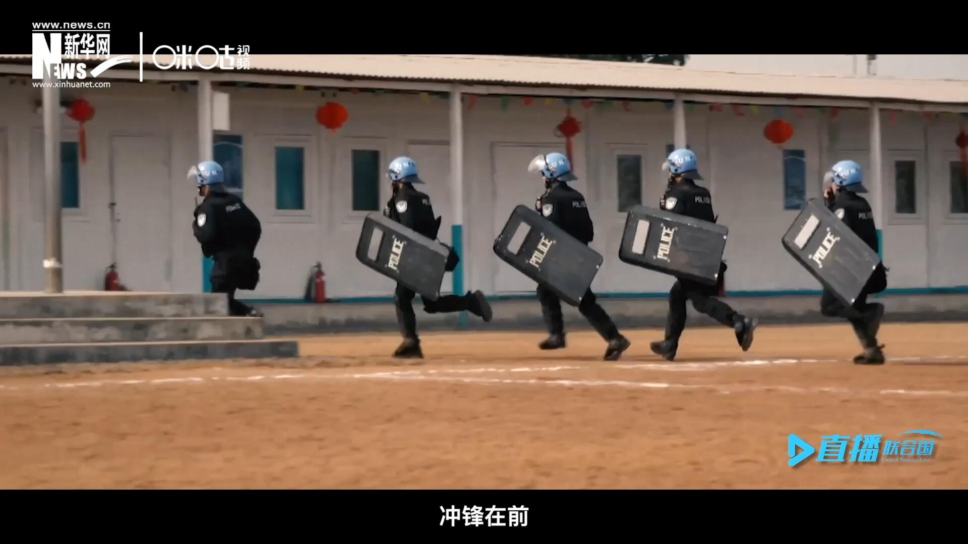 有這樣一支隊(duì)伍，他們不畏艱險(xiǎn)，沖鋒在前，頭戴藍(lán)盔，為和平而戰(zhàn)，他們的名字叫做聯(lián)合國(guó)維和部隊(duì)。