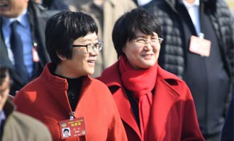 全國政協委員抵達天安門廣場