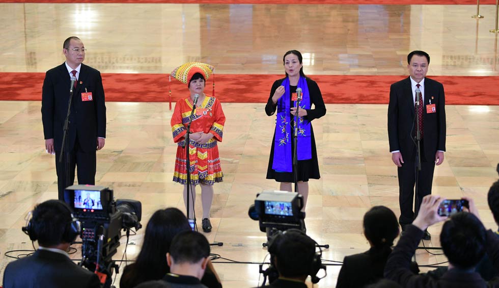 蔡松濤、杜麗群、楊小玲、賈立群接受采訪