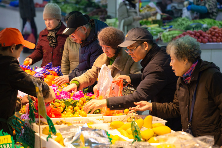 新華社評論員：有了政府&ldquo;緊日子&rdquo;就有百姓&ldquo;好日子&rdquo;