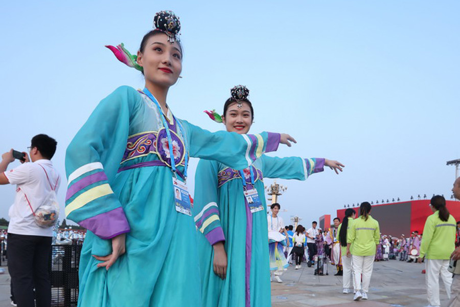今晚，我們歡聚在天安門廣場