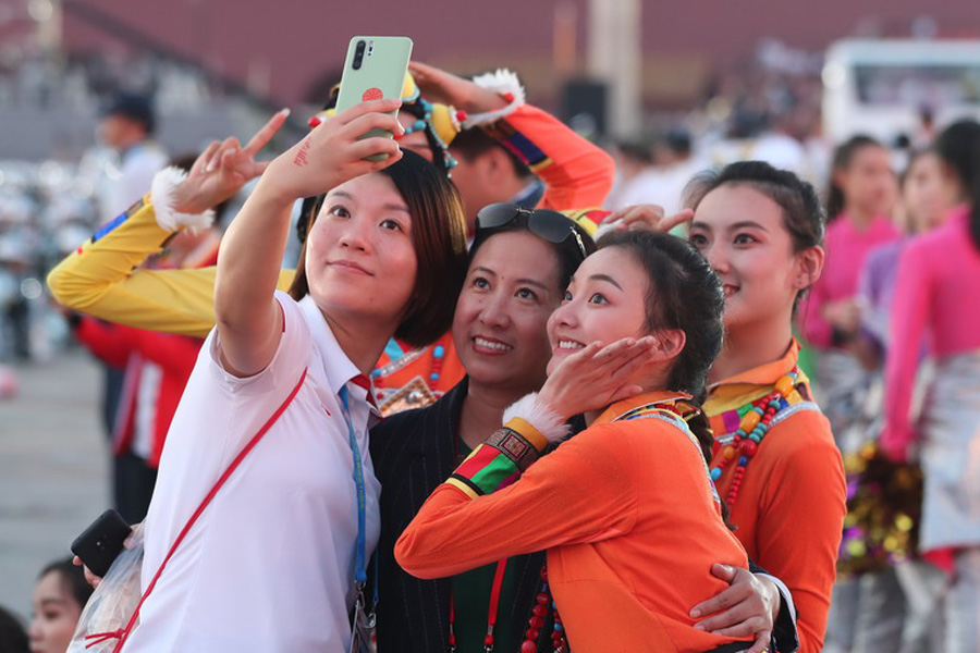 今晚，我們歡聚在天安門廣場