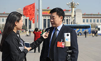 全國政協委員接受記者采訪