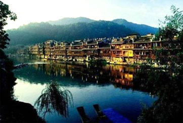 《行走》·宿千年古鎮