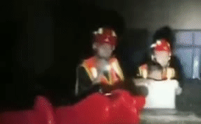 整理箱變小船 小朋友，消防員叔叔來了！