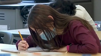 美國:學校要求學生戴口罩 遭州政府百般阻撓