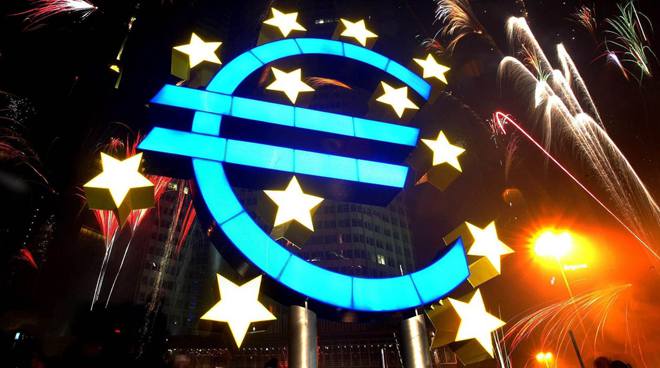 歐元區1月綜合PMI終值僅為53.6