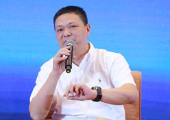 中山大學(xué)第五醫(yī)院院長單鴻在&ldquo;介入治療&rdquo;對(duì)話環(huán)節(jié)發(fā)言