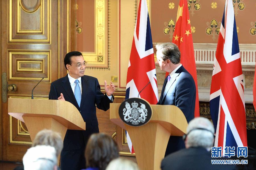 6月17日，中國國務院總理李克強同英國首相卡梅倫在倫敦舉行中英總理年度會晤后共同會見記者。新華社記者 李濤 攝