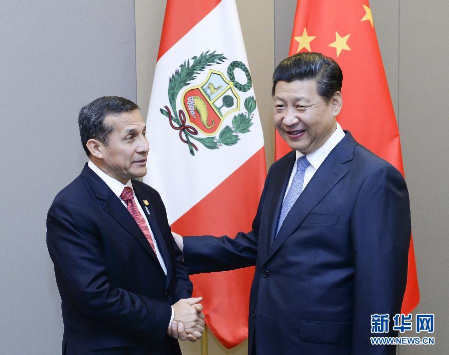 7月16日，國家主席習(xí)近平在巴西首都巴西利亞會(huì)見秘魯總統(tǒng)烏馬拉。新華社記者 劉建生 攝 