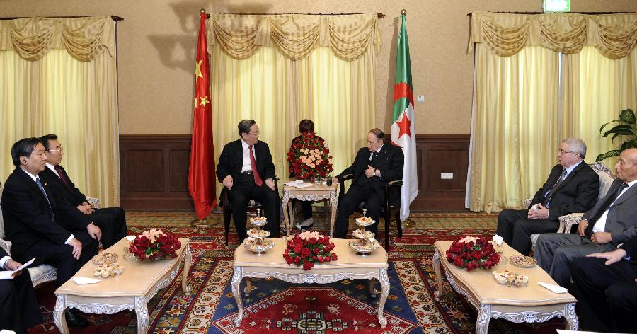 11月2日，正在阿爾及利亞進行正式友好訪問的全國政協主席俞正聲在阿爾及爾會見阿總統布特弗利卡。 新華社記者 張鐸 攝