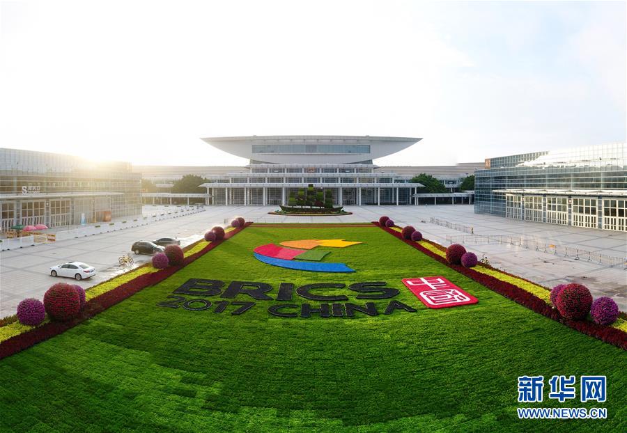 （新華全媒頭條&middot;圖文互動(dòng)）（1）書(shū)寫(xiě)發(fā)展合作大文章　推動(dòng)全球治理新變革&mdash;&mdash;習(xí)近平主席中東非洲之行前瞻