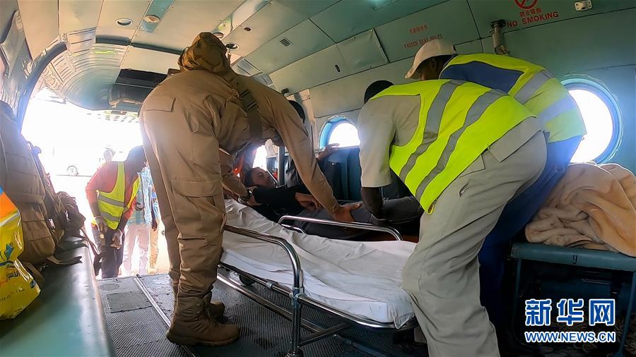 （國際&middot;圖文互動）中國維和直升機分隊緊急轉運傷員獲贊