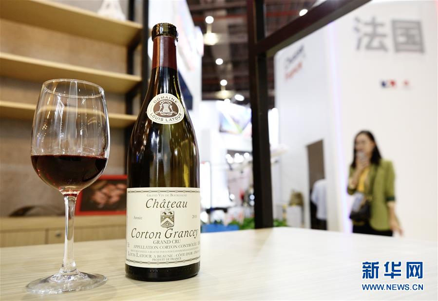 （新華全媒頭條&middot;圖文互動）（5）大江奔騰勢如虹&mdash;&mdash;習(xí)近平主席出席第二屆中國國際進口博覽會紀實