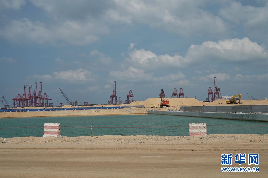 （國際&middot;圖文互動）（5）通訊：春節，&ldquo;是工期而不是假期&rdquo;&mdash;&mdash;記科倫坡港口城的中國建設者