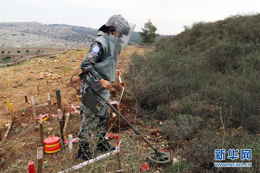 （國際&middot;圖文互動）（2）通訊：&ldquo;中國軍人掃雷一如既往專業和敬業！&rdquo;&mdash;&mdash;記中國赴黎維和部隊完成&ldquo;藍線&rdquo;3個雷場清排任務