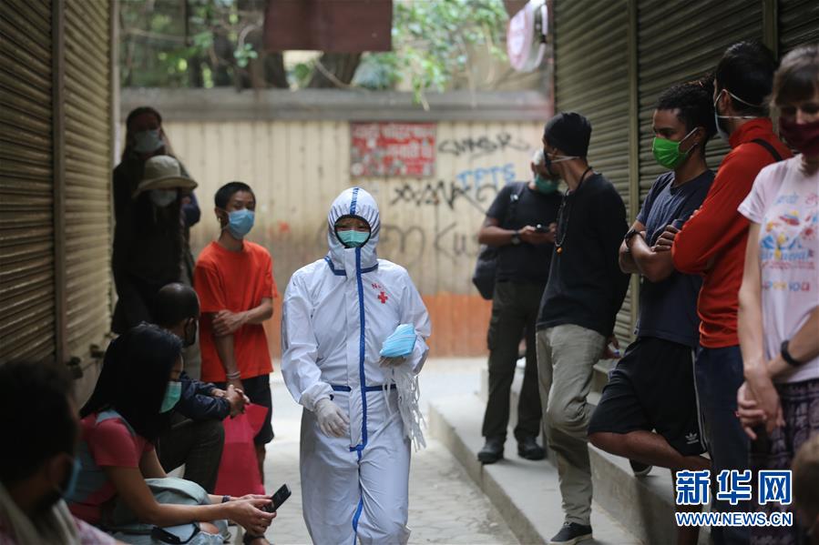 （國(guó)際疫情 &middot;圖文互動(dòng)）（3）通訊：加德滿(mǎn)都中國(guó)人奉獻(xiàn)的&ldquo;愛(ài)心便當(dāng)&rdquo;