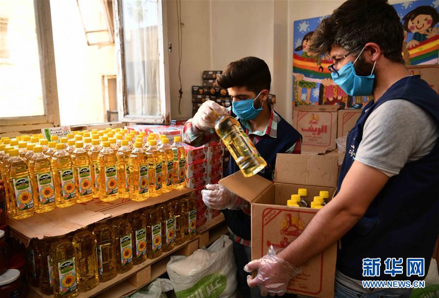 （國際疫情&middot;圖文互動）（6）通訊：疫情中，那抹笑容最難忘&mdash;&mdash;記向困難家庭發放愛心包裹的敘利亞青年志愿者