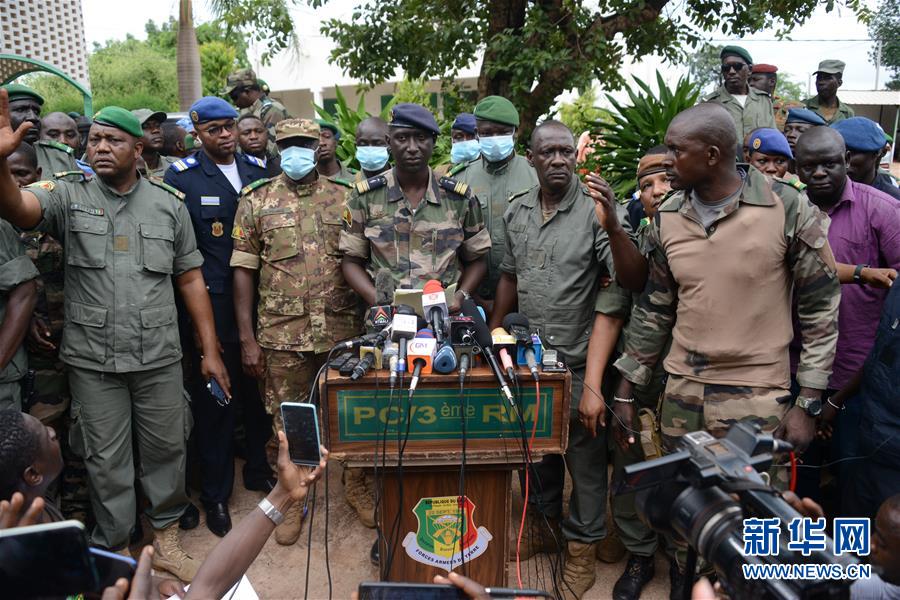 (國際)(1)馬里嘩變軍人宣布成立權(quán)力過渡機構(gòu)