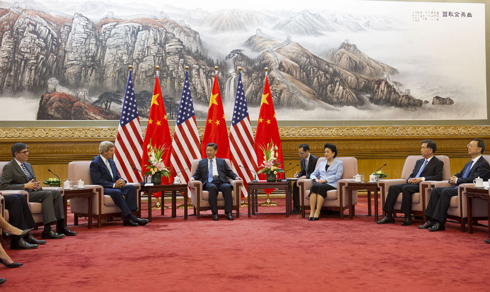 習(xí)近平會(huì)見(jiàn)美國(guó)國(guó)務(wù)卿克里和財(cái)長(zhǎng)雅各布&middot;盧