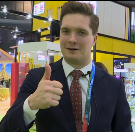 看快閃《不遠(yuǎn)萬里來看&ldquo;你&rdquo;》，聽老外點贊進(jìn)博會