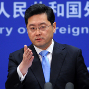 應去南京屠殺紀念館